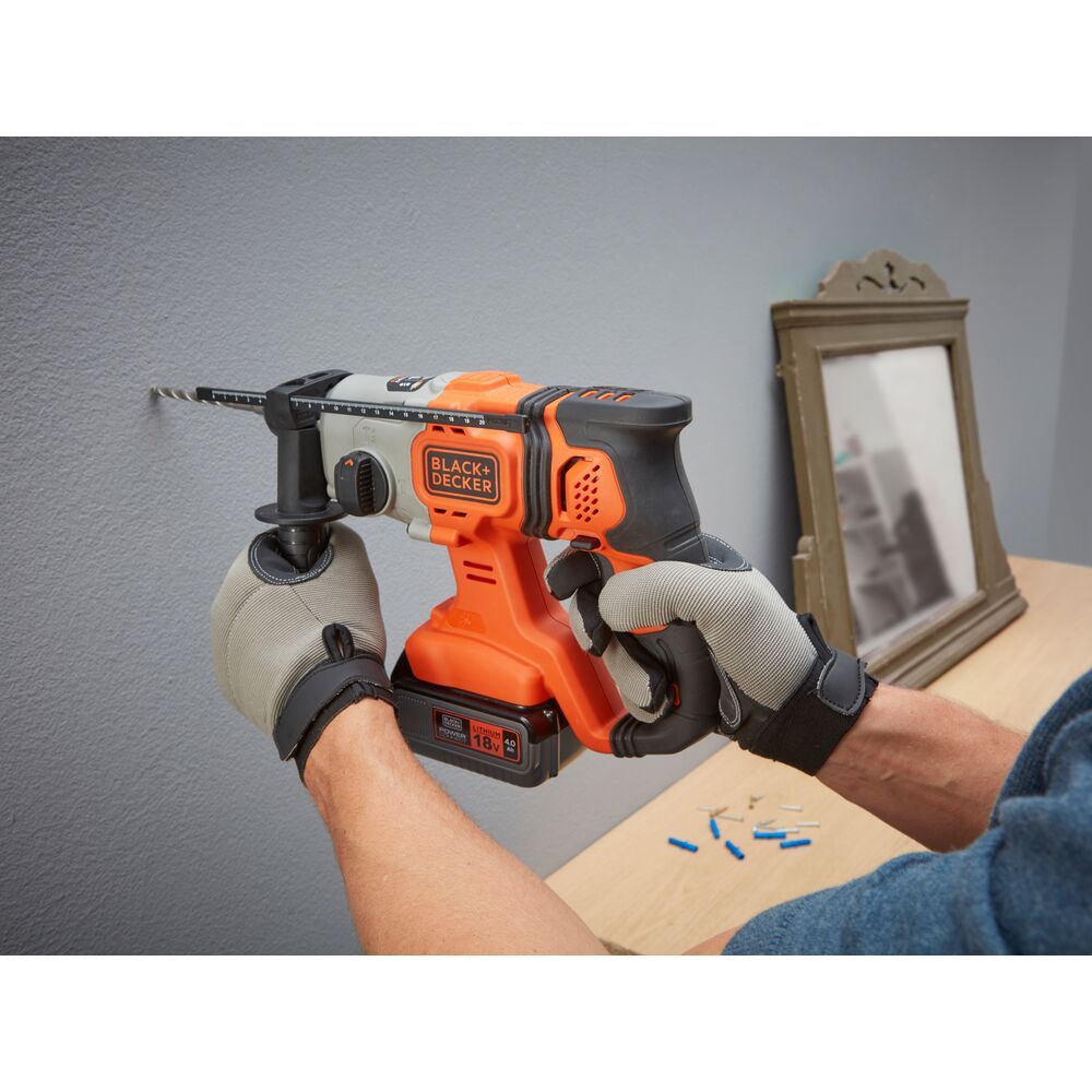 AKU UDARNA BUŠILICA 18V, SDS+ 4,0 AH Black &amp; Decker BCD900M1K slika 3
