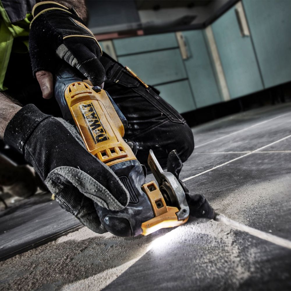 MULTIFUNKCIJSKI ALAT SA PRIBOROM Dewalt DWE315KT slika 2