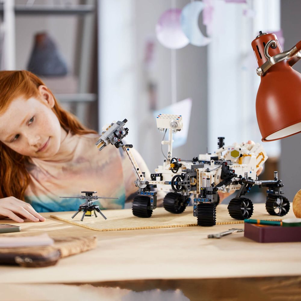 LEGO 42158 NASA Mars Rover Perseverance slika 3