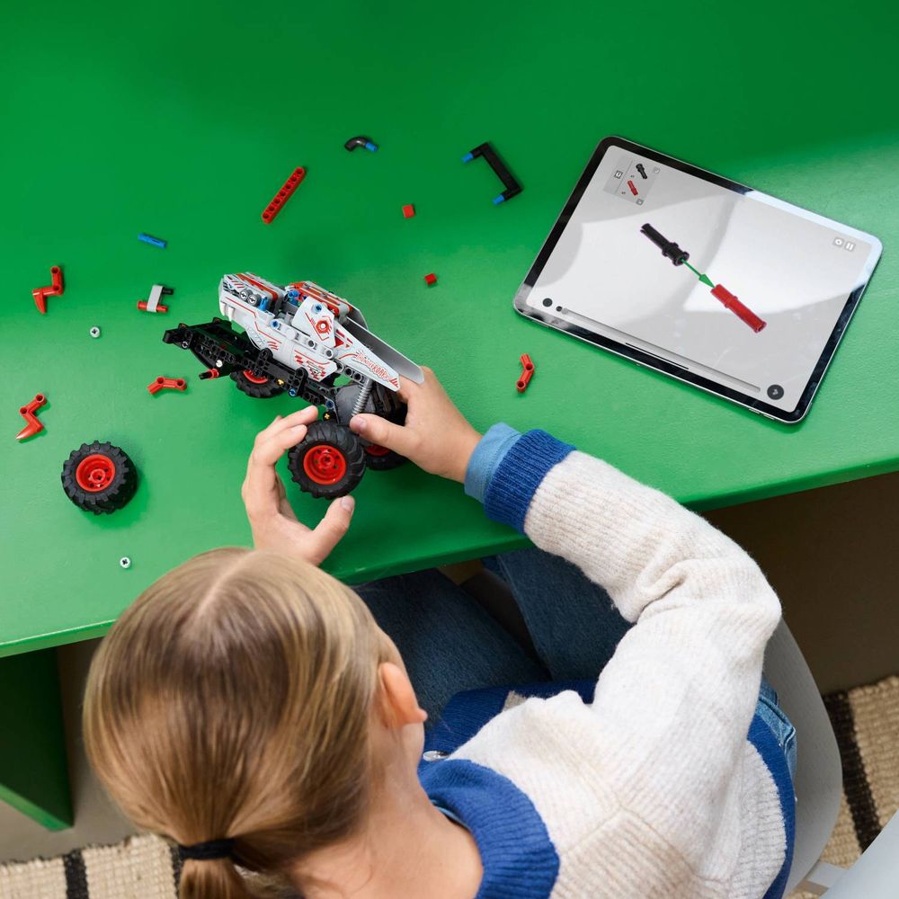 LEGO 42200 Monster Jam™ Thunderroarus™ na povlačenje slika 7