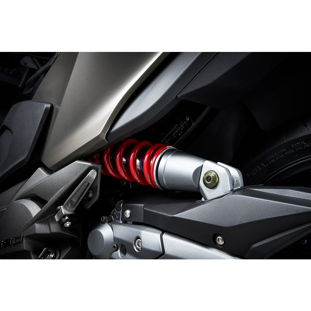 Motor - skuter Kymco AK 550 Premium - 550cc slika 16