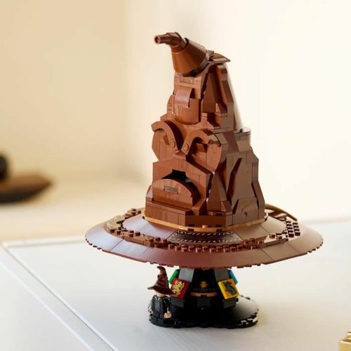 Igra Gradnje Lego Harry Potter 76429 The Sorting Hat that Talks Pisana slika 4