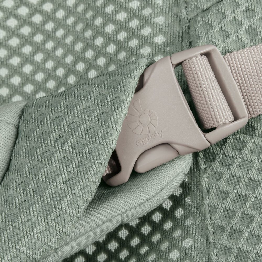 Ergobaby ležaljka Evolve 3u1 Mesh - Sage Green + POKLON luk s igračkama  slika 11