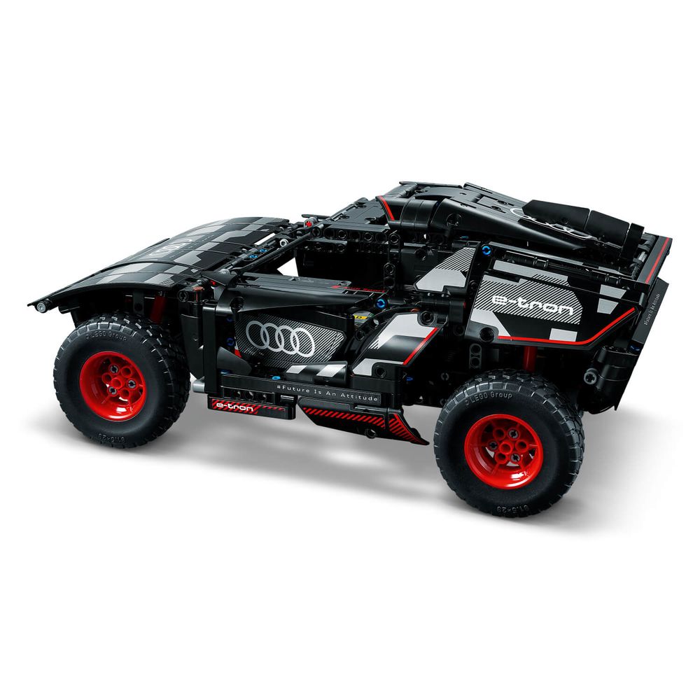 LEGO 42160 Audi RS Q e-tron slika 6