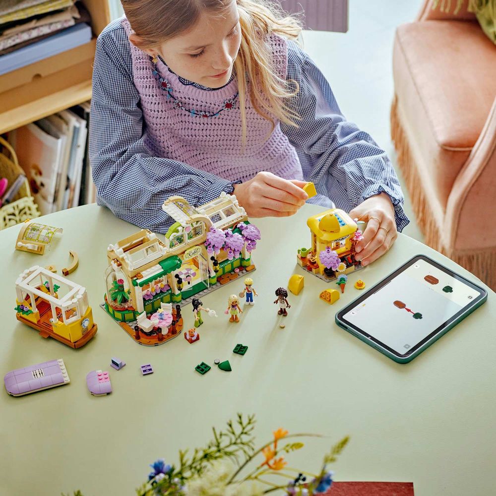 LEGO 42671 Plant Café & Flower Shop slika 9