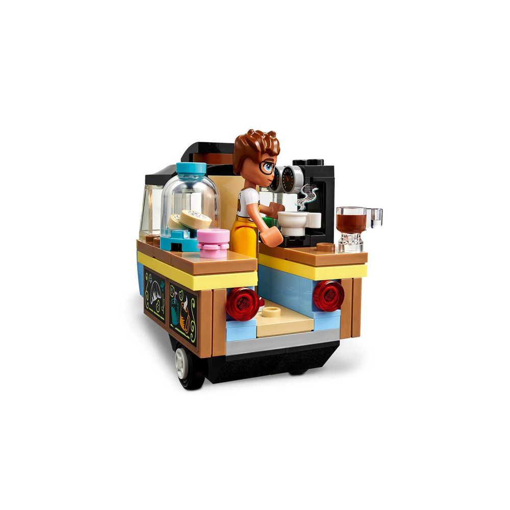 LEGO 42606 Pokretna pekarska kolica slika 5