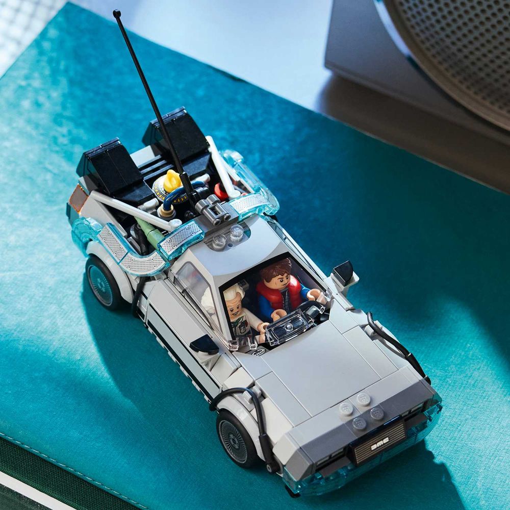 LEGO 77256 Time Machine from Back to the Future slika 9