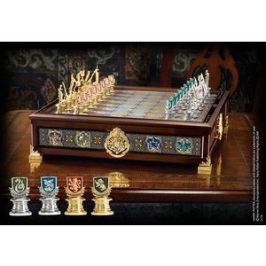 NOBLE COLLECTION - HARRY POTTER - COLLECTABLES - QUIDDITCH CHESS SET SILVER & GO