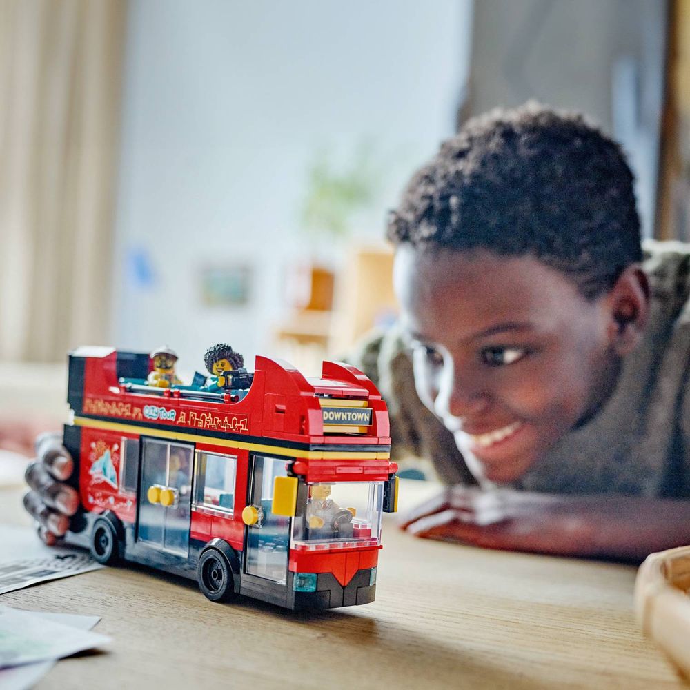 LEGO 60407 Crveni dvospratni autobus za razgledanje grada slika 9