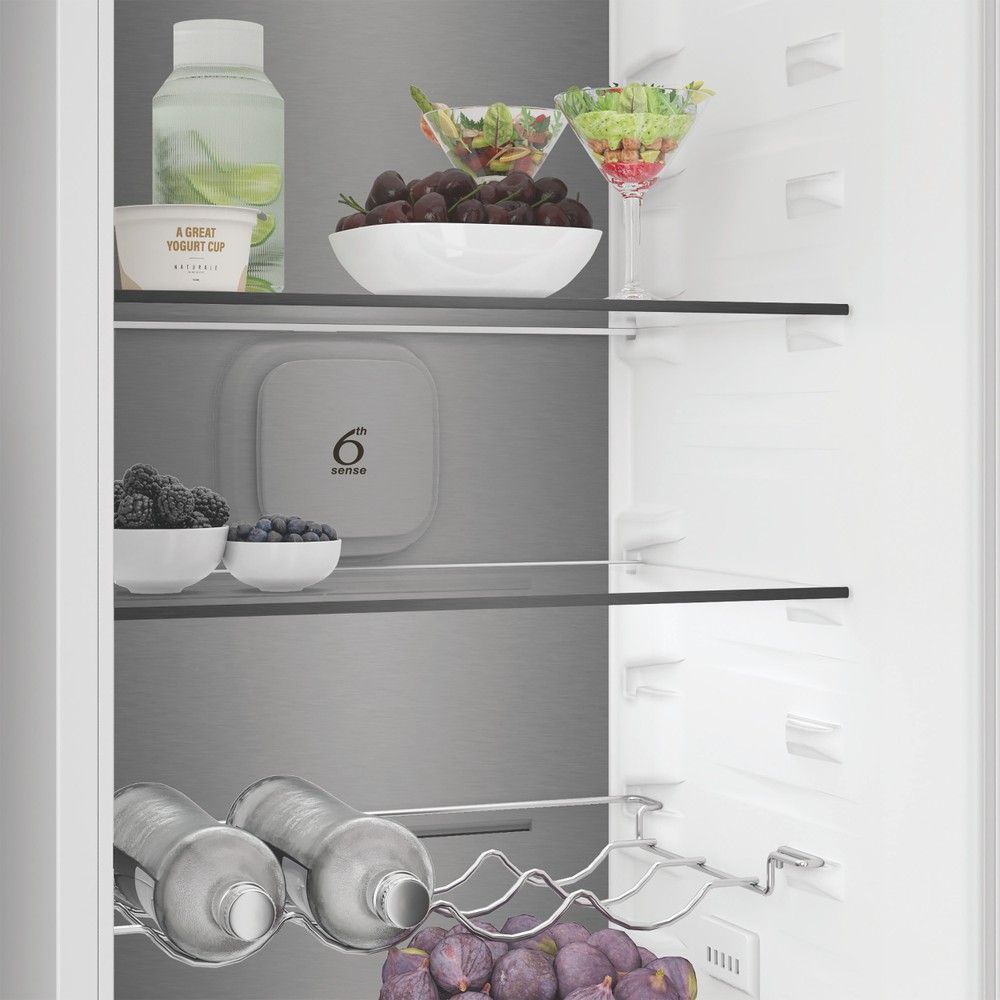 Whirlpool ugradbeni hladnjak WHK2 5323 B5E1 slika 4