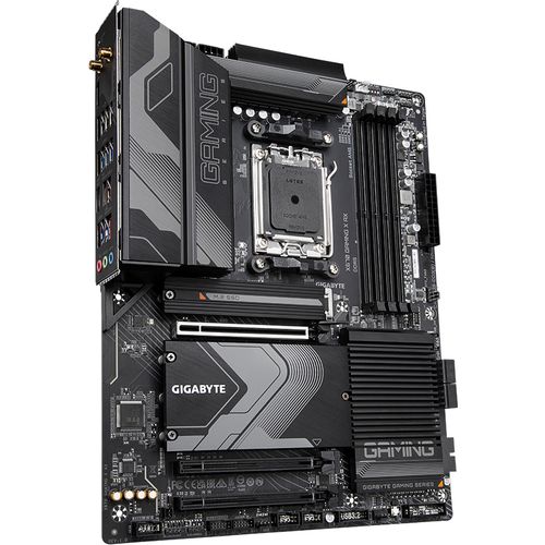 Gigabyte X670 GAMING X AX AMD X670 Chipset, 4x DDR5, AM5 Supports AMD Ryzen 7000 Series Processors, Support for AMD EXtended Profiles for Overclocking (AMD EXPO) and Extreme Memory Profile (XMP) memory modules slika 3