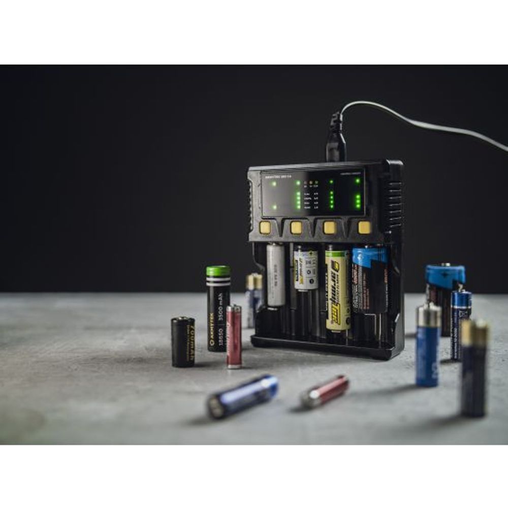 Armytek Univerzalni punjač za baterije UNI C4 slika 8
