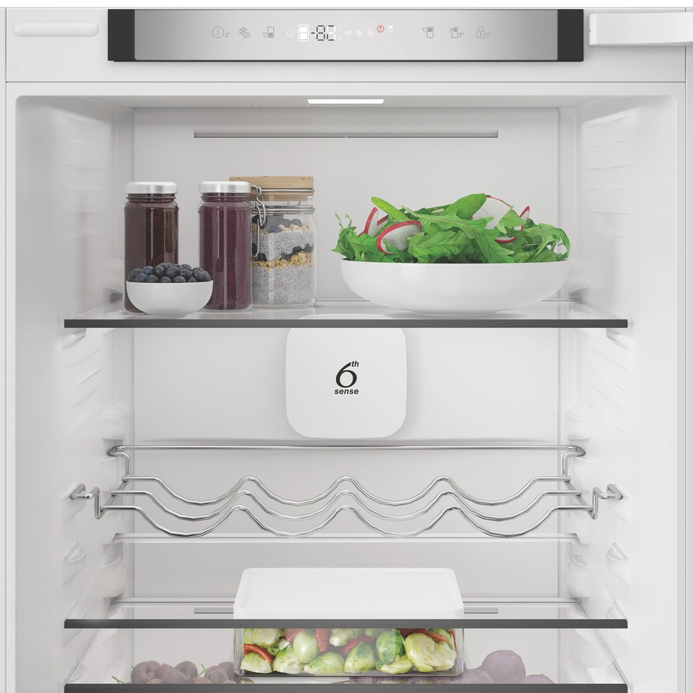 WHIRLPOOL Ugradbeni frižider WHK2 5292 B4E / 270 l, 55 cm slika 4