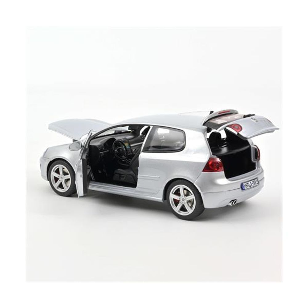 Norev Volkswagen Golf GTI Pirelli 2007 Silver 1:18 slika 3