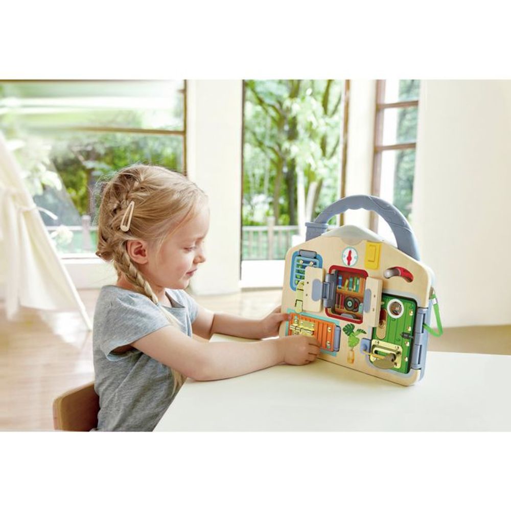 Hape Drvena edukativna igračka Lock & Learn Playboard slika 5