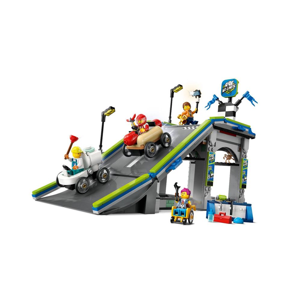 LEGO 60460 Bez ograničenja: Trkalište sa rampom za automobile slika 7