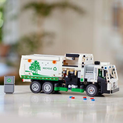 LEGO® TECHNIC™ 42167 Mack® LR Electric Kamion za odvoz smeća slika 4