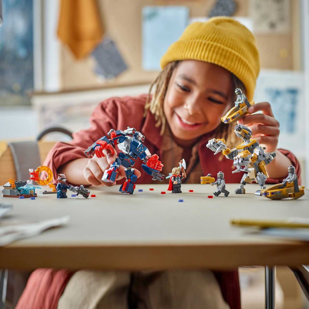 LEGO 76322 Avengers: Endgame Thor vs. Chitauri slika 6