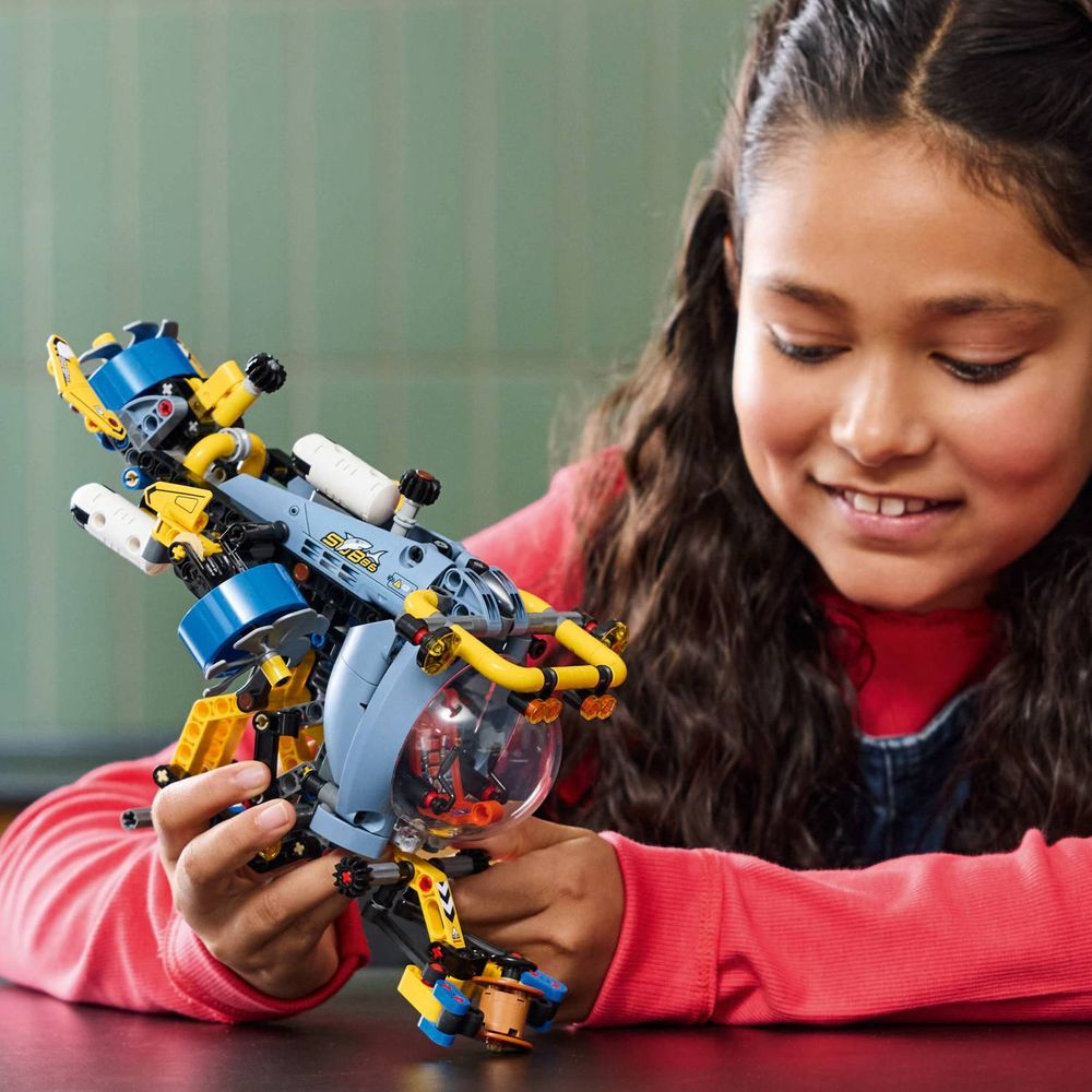 LEGO 42201 Podmornica za istraživanje morskih dubina slika 10
