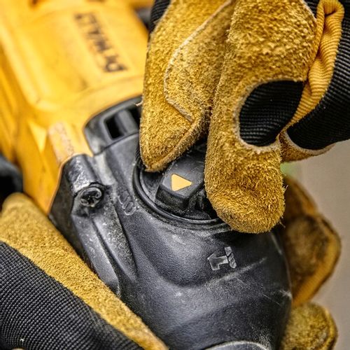 DeWalt El. Pneumatski Čekić SDS-Plus 800W D25133K slika 4