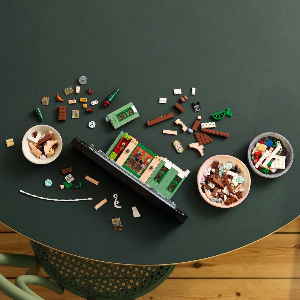 LEGO 10362 Francuski Cafe slika 7