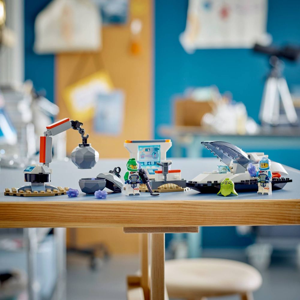 LEGO 60429 Svemirski brod i otkriće asteroida slika 11