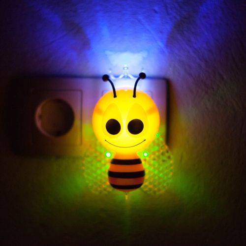 Noćna svjetiljka 3*0,1W RGB sa utikačem (pčelica) slika 2
