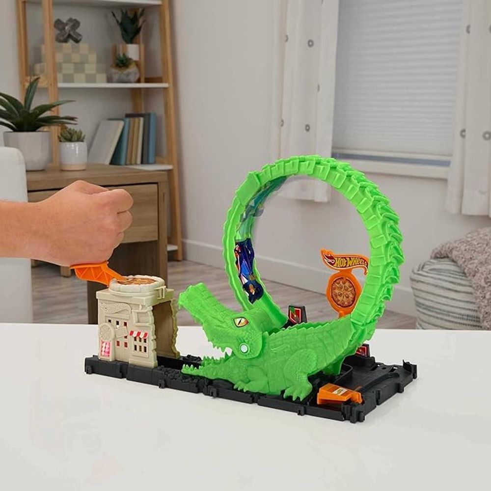 Hot Wheels City Attack Set za igru sa autićem, Sorto slika 6