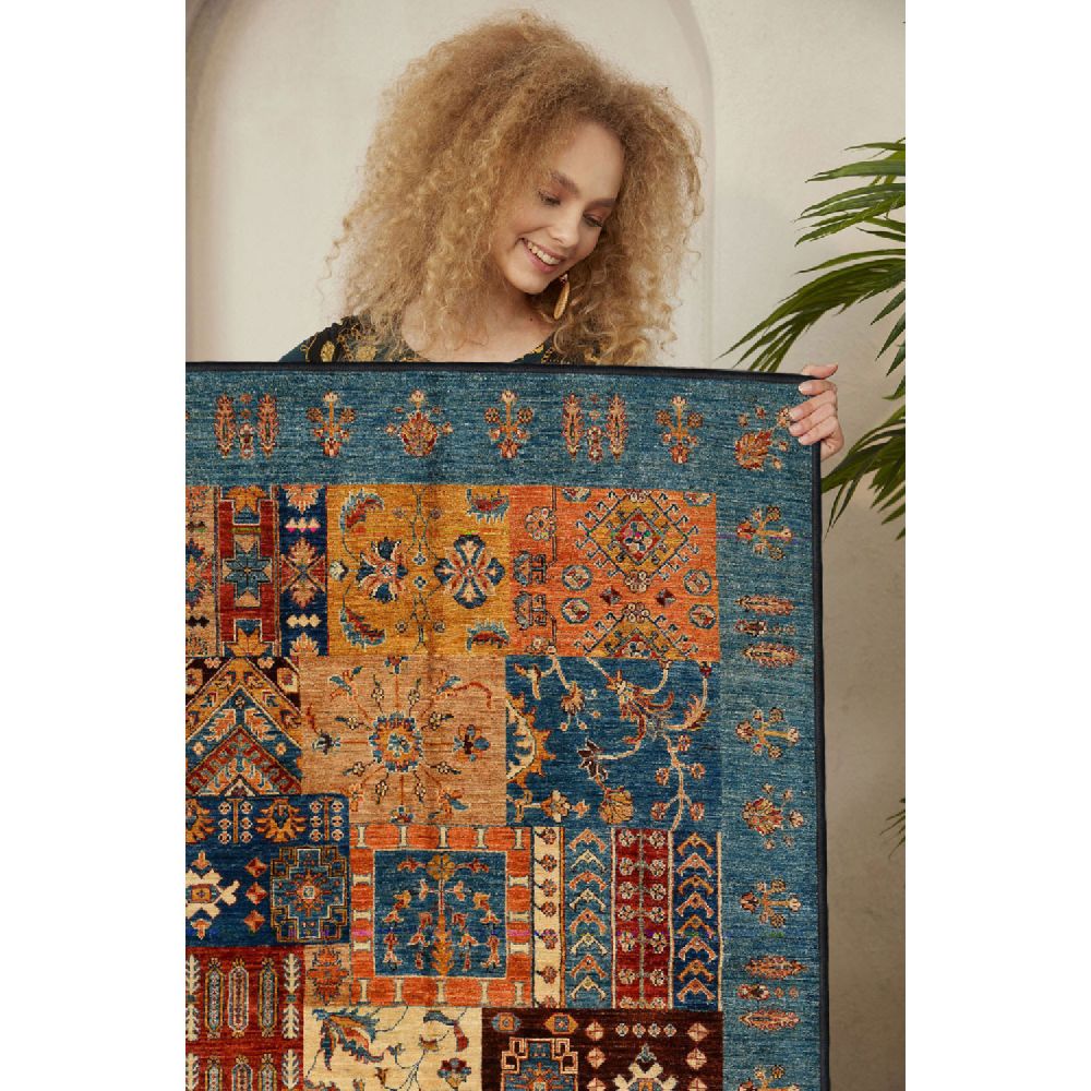 Tanki dekorativni tepih u više boja (120 × 180 cm) – Camel, narandžasta, crvena, plava – EEXFAB445-KLM slika 4