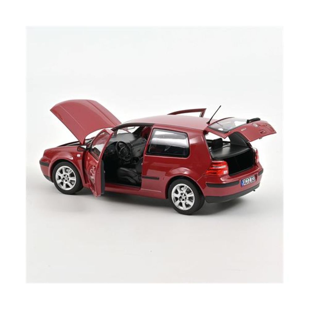Norev Volkswagen Golf 2002 Red 1:18 slika 3