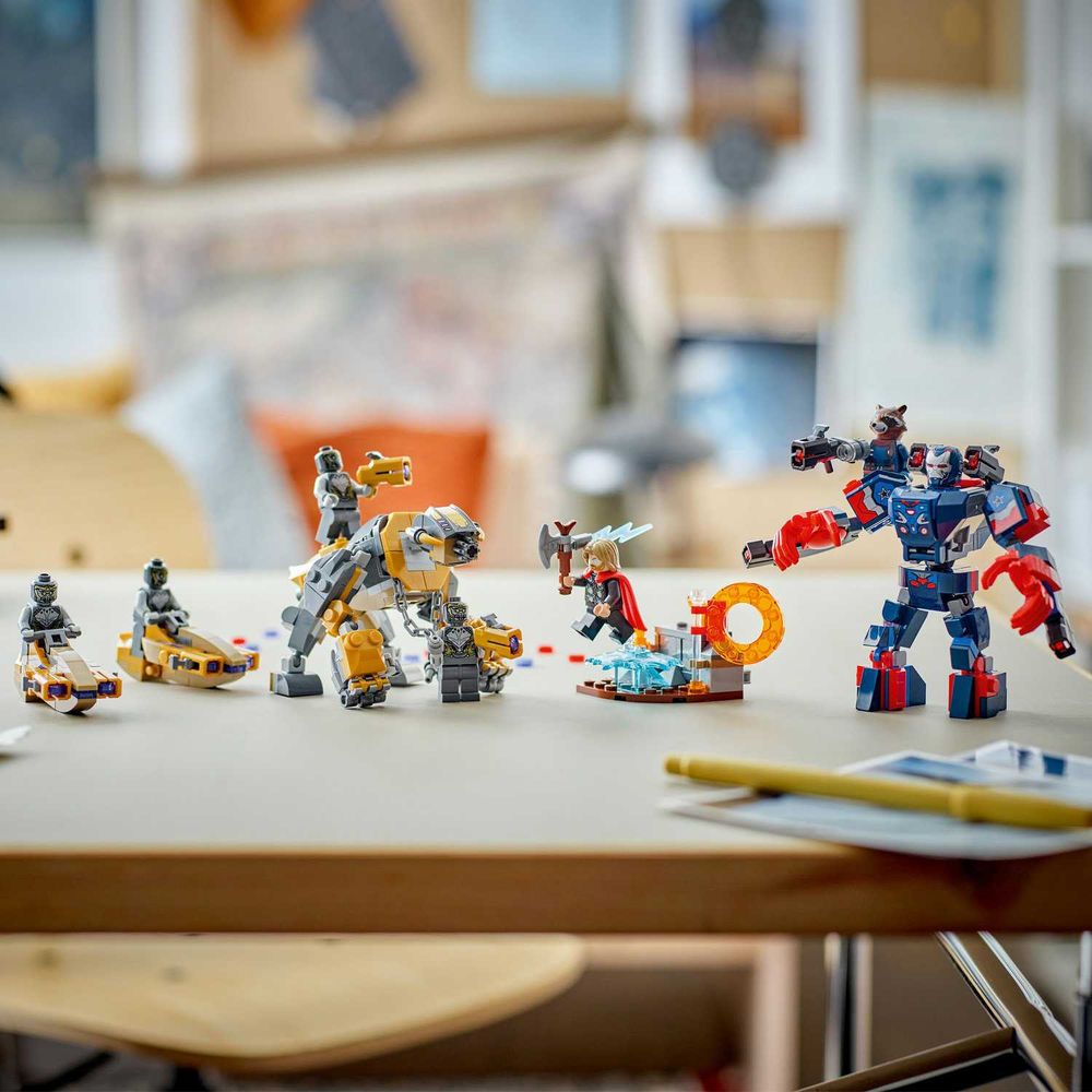 LEGO 76322 Avengers: Endgame Thor vs. Chitauri slika 5
