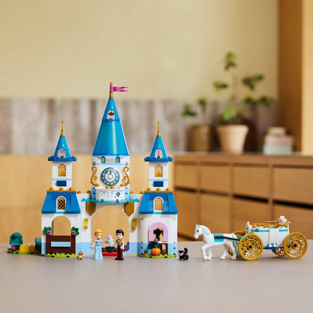 LEGO 43275 Pepeljugin dvorac i kočija sa konjem slika 12