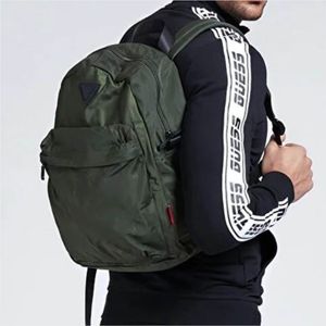 Dizajnerski ruksak — GUESS • Poklon — ruksak CHAMPION