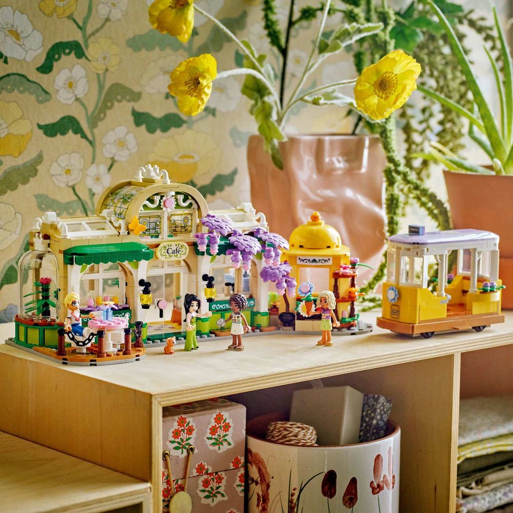 LEGO 42671 Plant Café & Flower Shop slika 7