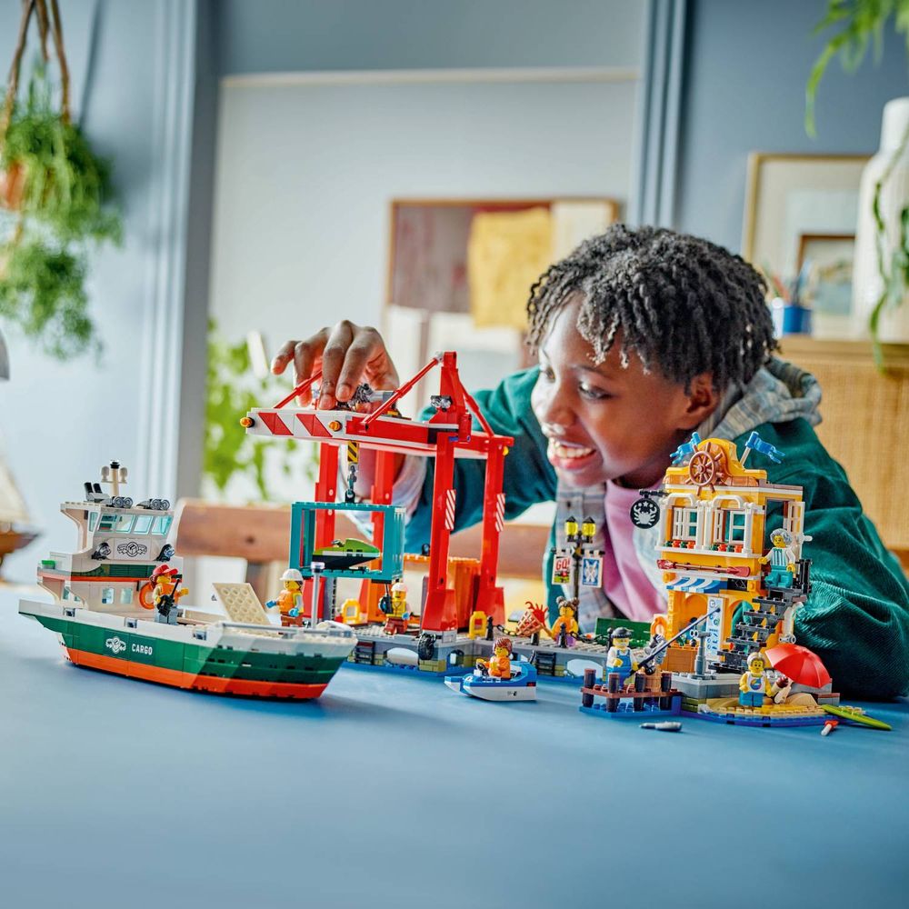 LEGO 60422 Luka i teretni brod slika 9