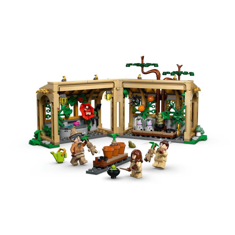 LEGO 76445 Hogwarts™ Castle: Herbology Class slika 4