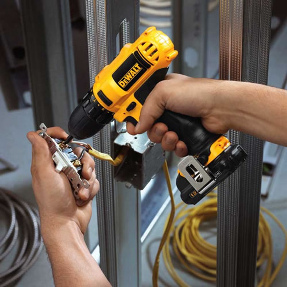 DeWalt Aku Bušilica Odvijač 10,8V 2.0 Ah DCD710D2 slika 2