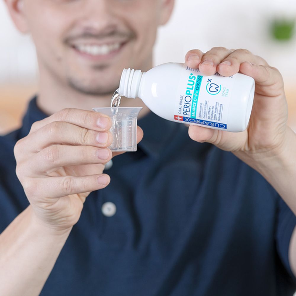Curaprox Tečnost za ispiranje usta Perio Plus Balance 200ml slika 2