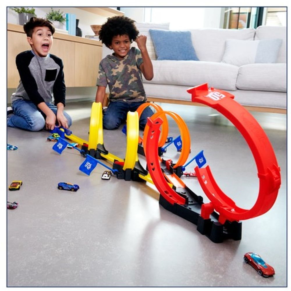 Hot Wheels Action Milti-Loop Raceoff Staza sa višestrukim petljama i autićem slika 7