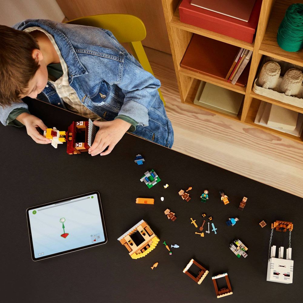LEGO 21273 Napad na selo slika 7