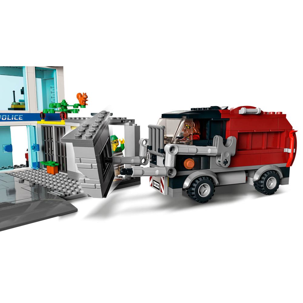 LEGO 60316 Policijska stanica slika 9