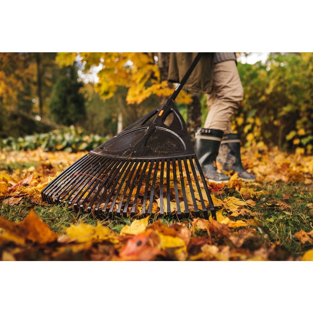 FISKARS grablje za lišće Solid 1735x646mm Al drška 1015645 slika 1
