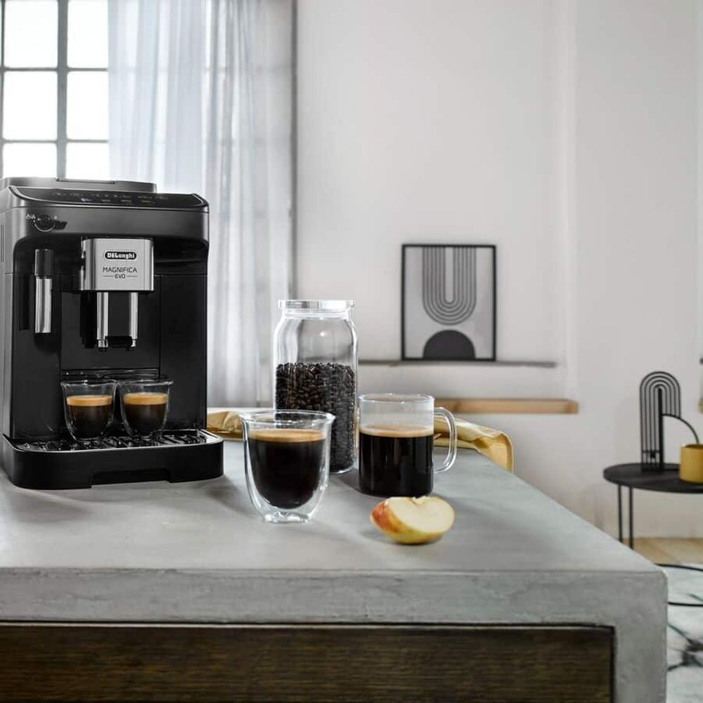 DeLonghi aparat za kafu Magnifica Evo slika 3