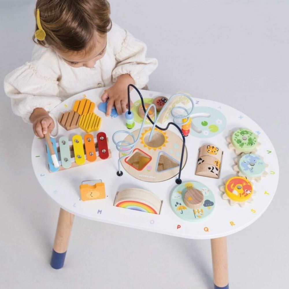 Le Toy Van Drveni Montessori aktivni stolić slika 6