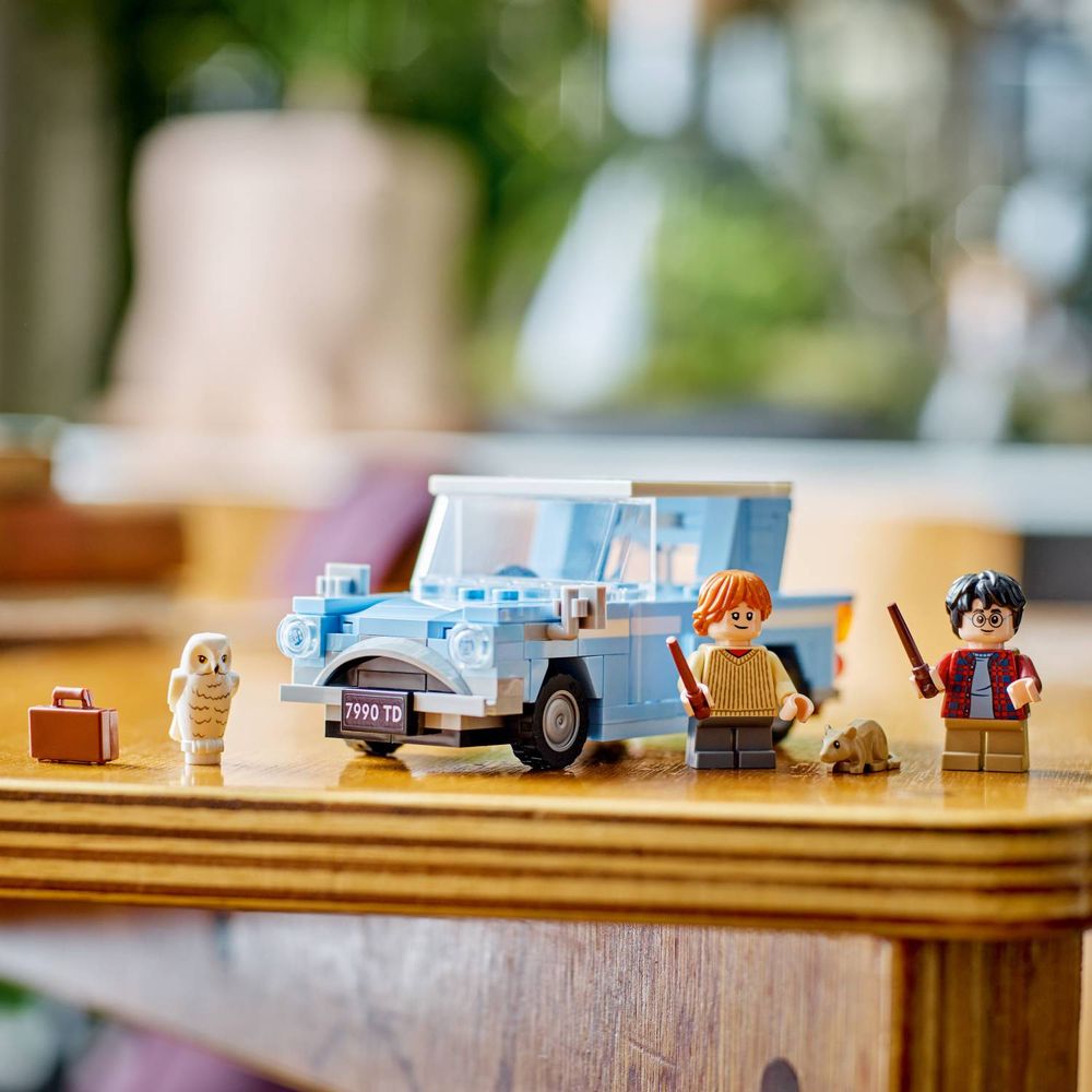 LEGO 76424 Leteći Ford Anglia slika 9