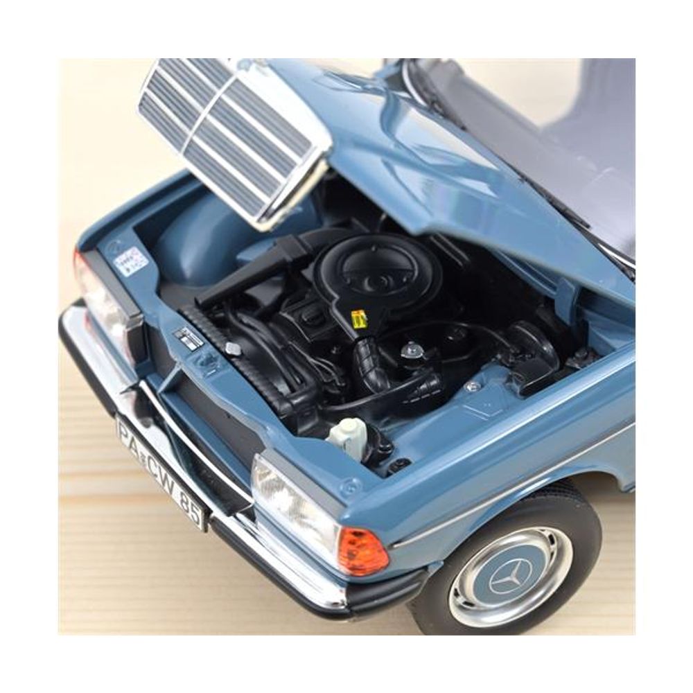 Norev Mercedes-Benz 200 T 1980 Blue 1:18 slika 2