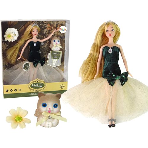 Lutka Emily u zelenoj haljini s macom i cvijetom slika 1