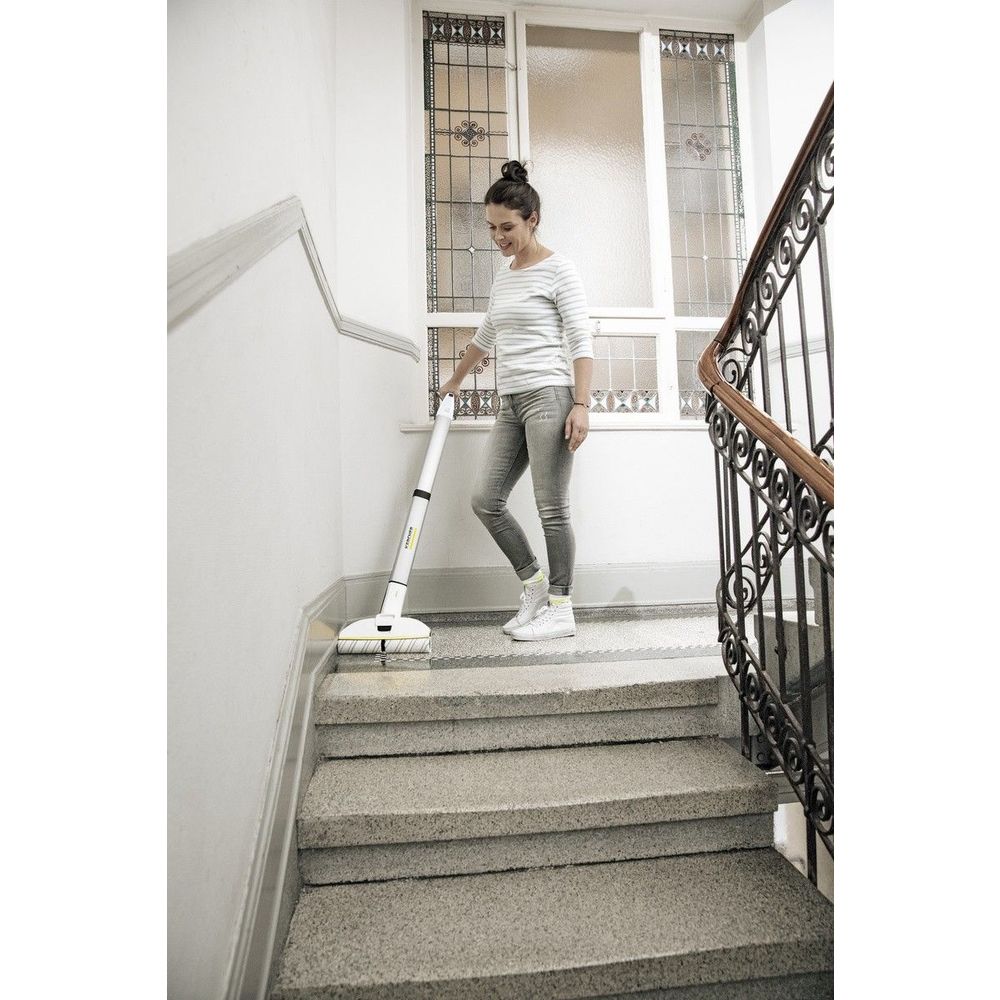 KARCHER Bežični čistač podova EWM 2 Premium White - Električni mop 1.056-350.0 slika 15