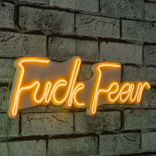 Wallity Ukrasna plastična LED rasvjeta, Fuck Fear - Yellow slika 9
