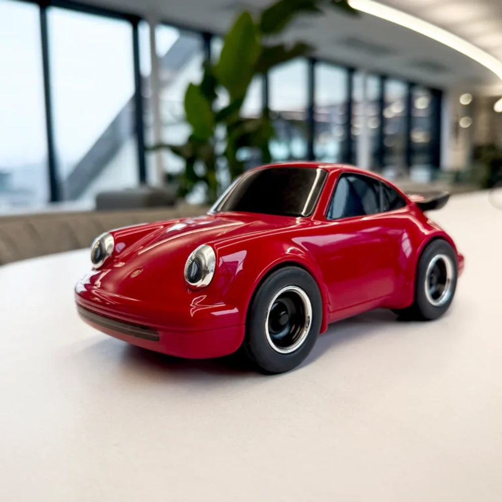 Baghera Autić Porsche 911, Crveni slika 4